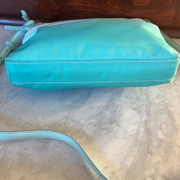 Kate Spade  nearly new  2 piece Nylon Travel crossbody& Makeup Bag  Ombre  Clean - Picture 8 of 15